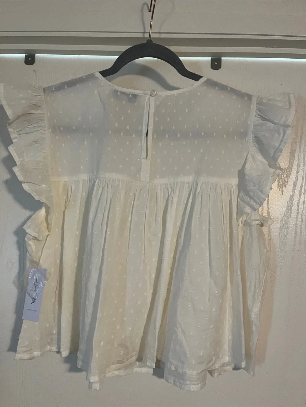 Jessica Simpson Cream Ruffle Sleeve Eyelet Blouse NWT Medium - Picture 8 of 11